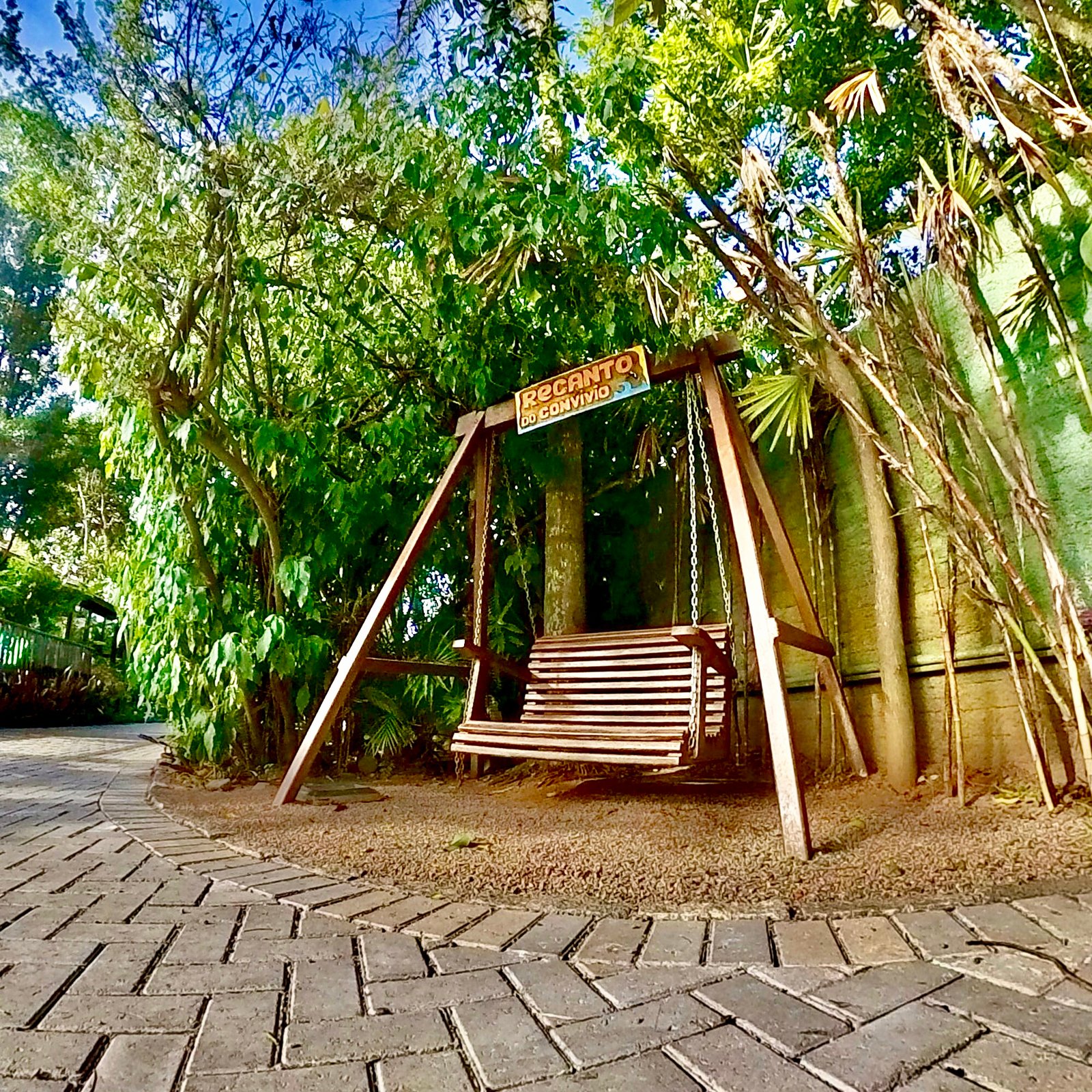 Jardim com redes do Hotel Natur Campeche 4